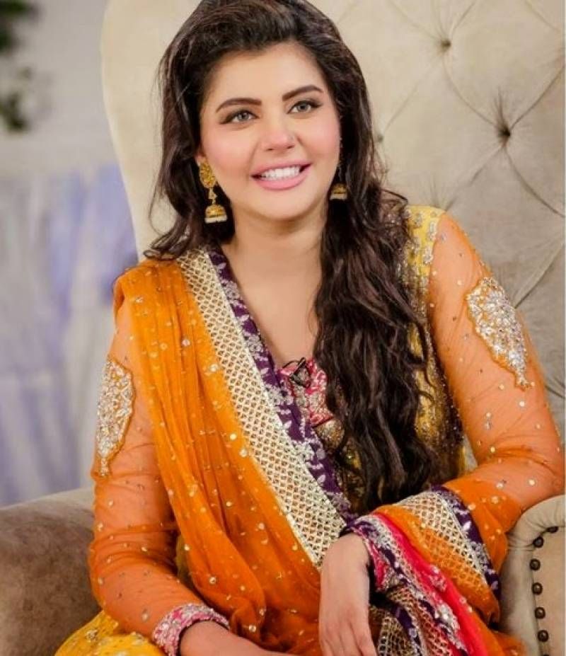 KNOW MORE ABOUT NIDA YASIR ON HER BIRTHDAY: