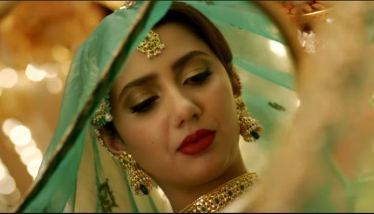 Mahira grabs an award for acting and activism