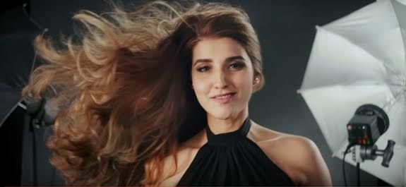 6 Times Hareem Farooq slayed in black
